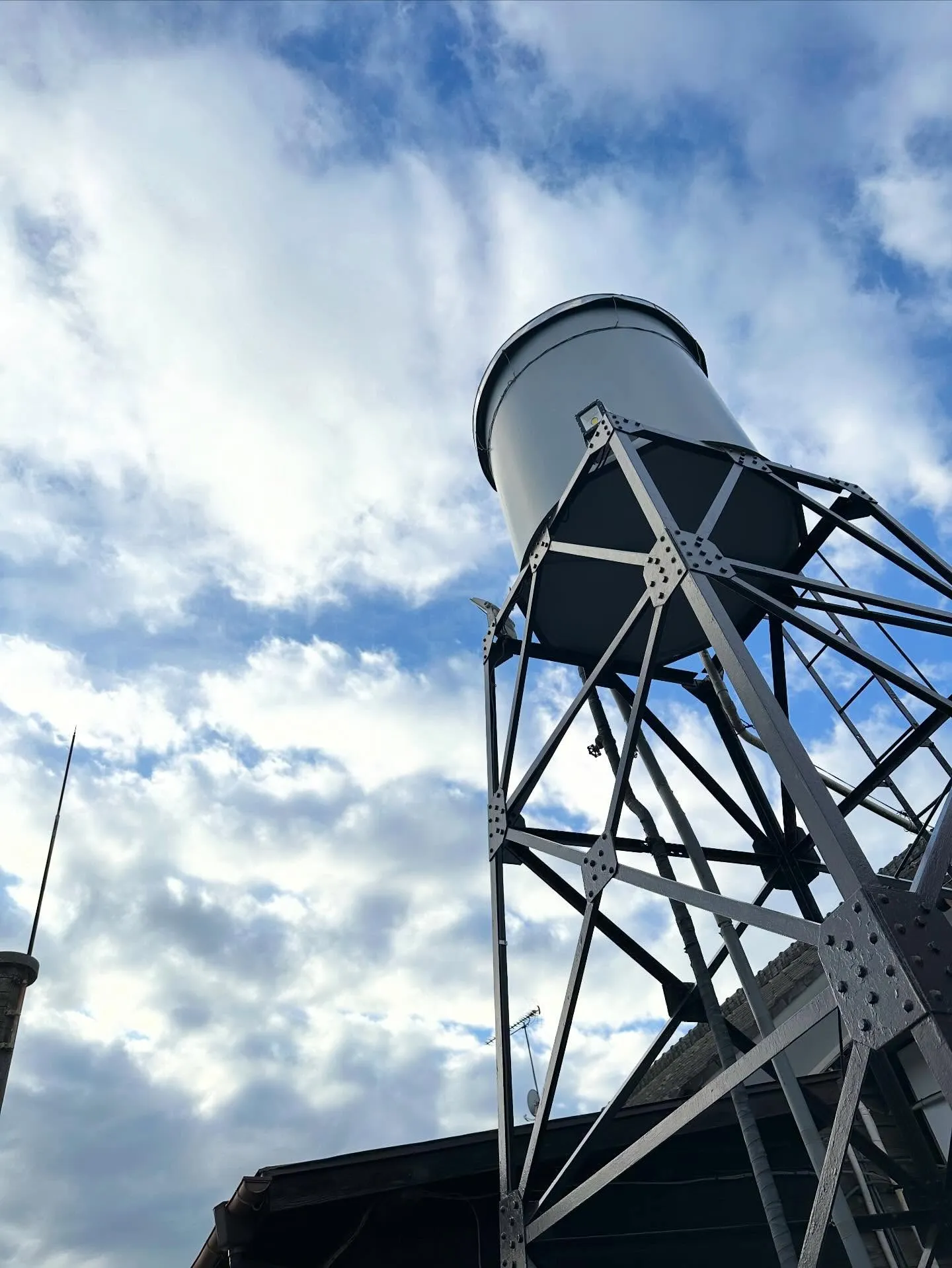 酒造りにとって水は、味や香りを決める最も重要な原料です。